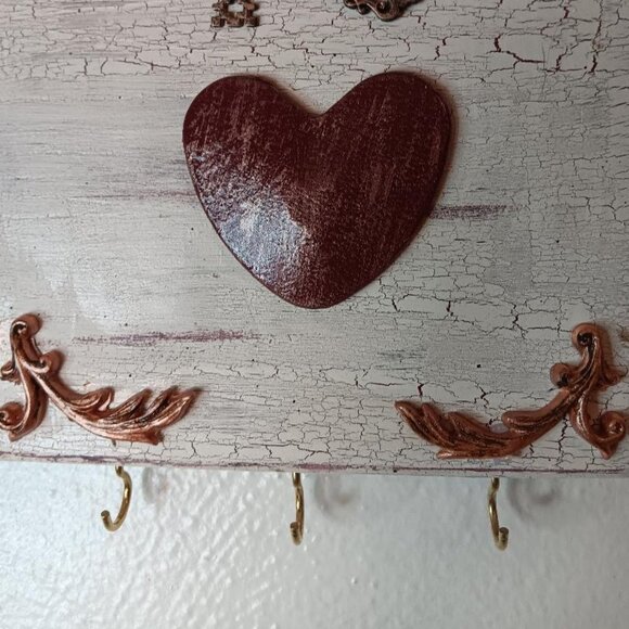 Wood Key Holder. Crackle Paint on Wood with Resin Hearts & Metal Keys. Handmade. - Picture 4 of 7